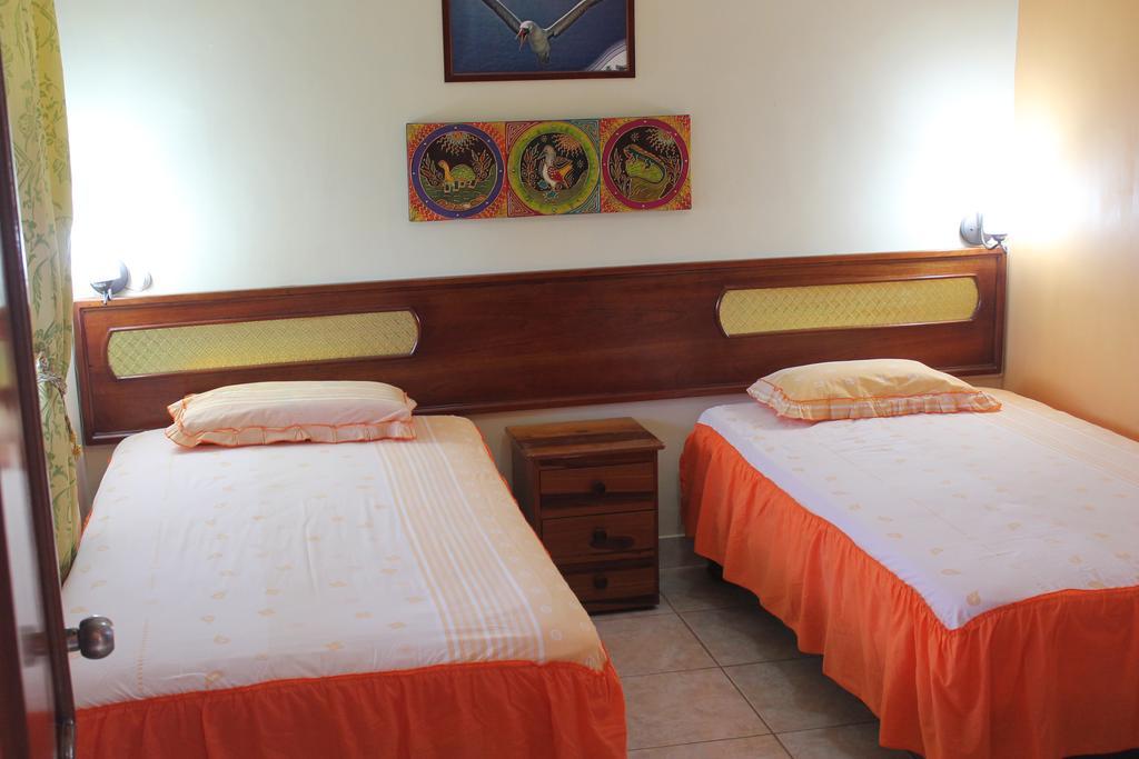 Dolphin House Hotell Puerto Baquerizo Moreno Eksteriør bilde