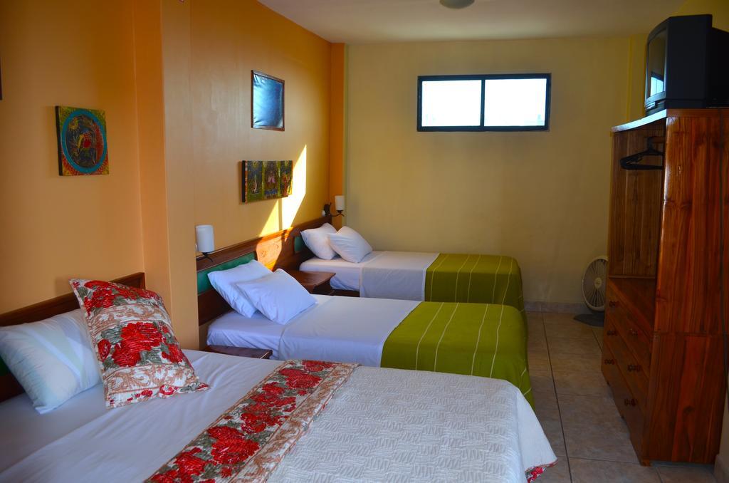 Dolphin House Hotell Puerto Baquerizo Moreno Eksteriør bilde