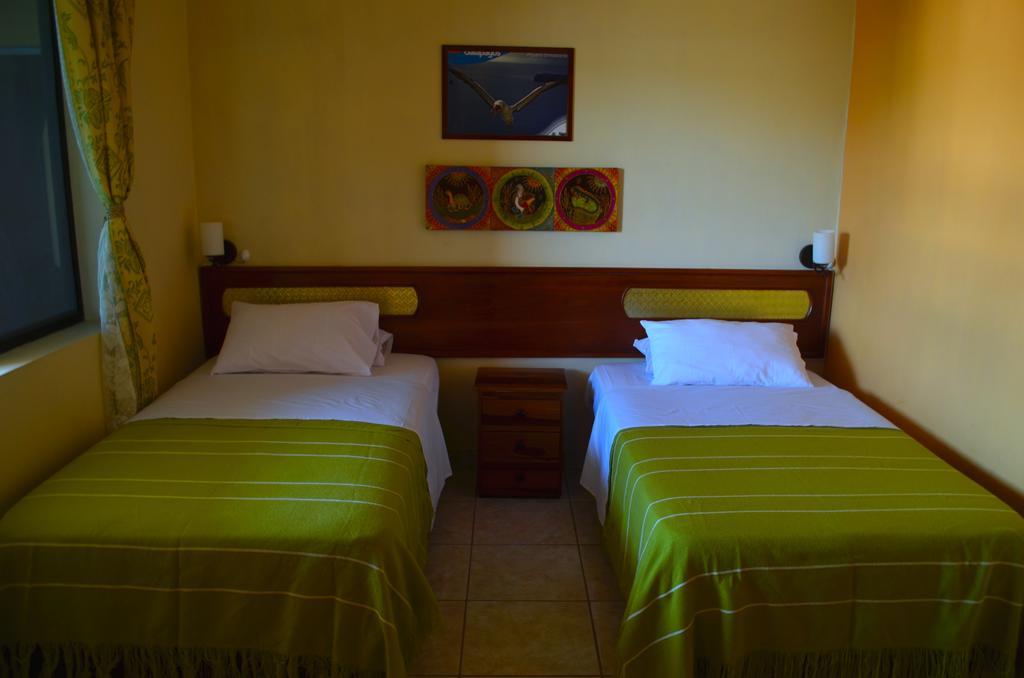 Dolphin House Hotell Puerto Baquerizo Moreno Eksteriør bilde