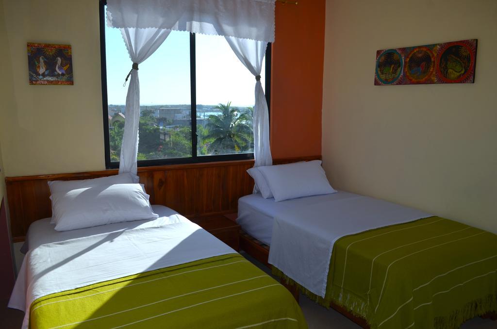 Dolphin House Hotell Puerto Baquerizo Moreno Eksteriør bilde