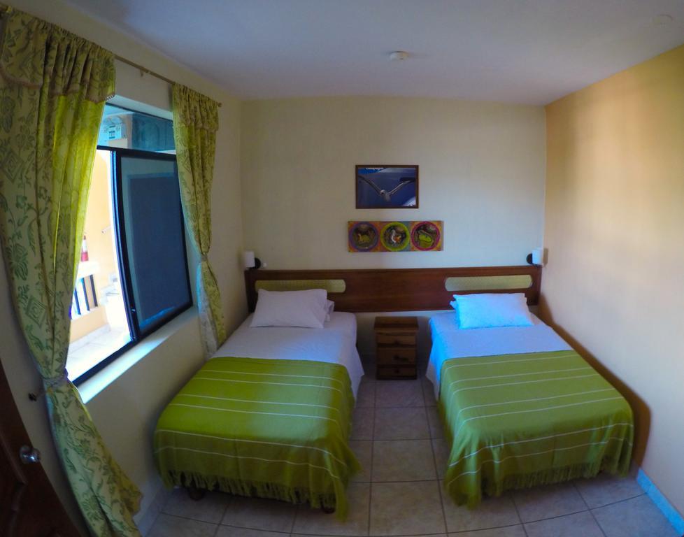Dolphin House Hotell Puerto Baquerizo Moreno Eksteriør bilde